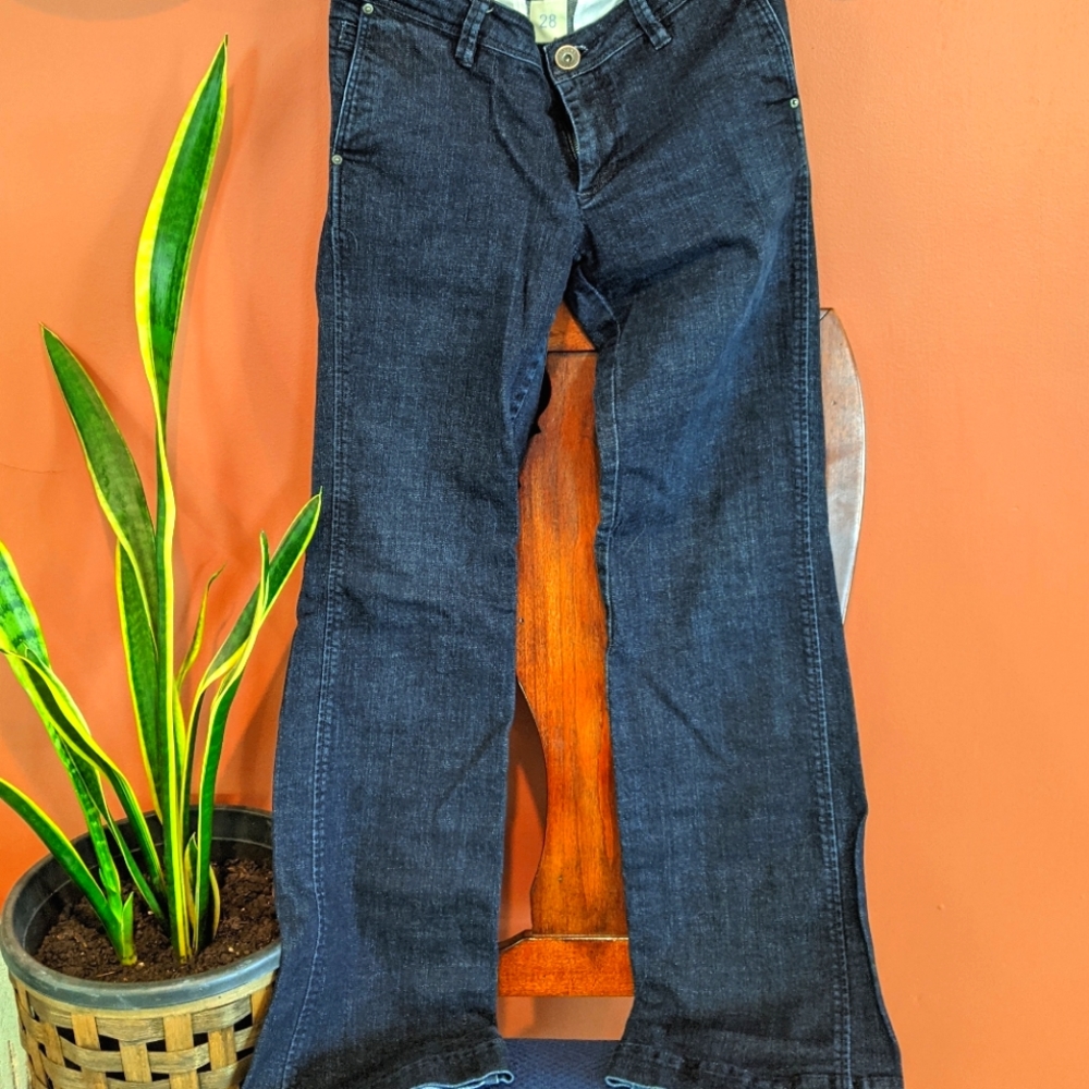 Size 28 women's jeans